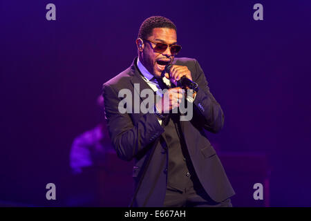 Durham, North Carolina, USA. 26 juillet, 2014. Musique Artiste MAXWELL apporte sa tournée 2014 à la Durham Performing Arts Center de Durham, NC. Gerald Maxwell Rivera, (né le 23 mai 1973), mieux connu sous le nom de Maxwell, est un auteur-compositeur, producteur et acteur. © Andy Martin Jr./ZUMA/Alamy Fil Live News Banque D'Images