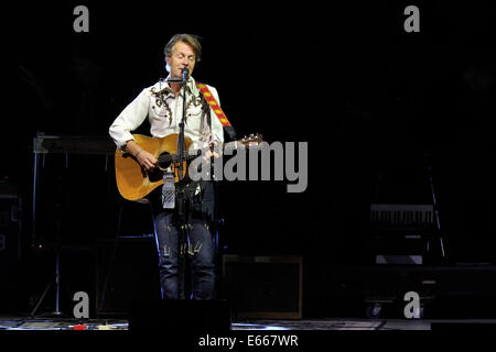 Toronto, Canada. 15 août 2014. Canadian Country rock band BLUE RODEO avec chanteur Jim Cuddy doit effectuer à l'Amphithéâtre Molson Canadian. Credit : EXImages/Alamy Live News Banque D'Images