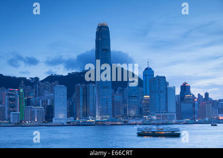Skyline at Dusk centrale, l'île de Hong Kong, Hong Kong Banque D'Images
