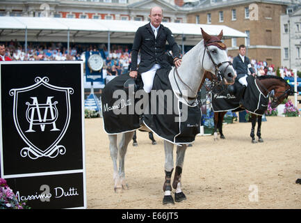 Londres, Royaume-Uni. 16e Août, 2014. La Longines Global Champions Tour de Londres. Michael Whitaker [FRA] équitation Elie van de Kolmen gagner le CSI5* Massimo Dutti Prix. Crédit : Stephen Bartholomew/Alamy Live News Banque D'Images