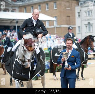 Londres, Royaume-Uni. 16e Août, 2014. La Longines Global Champions Tour de Londres. Michael Whitaker [FRA] équitation Elie van de Kolmen gagner le CSI5* Massimo Dutti Prix. Crédit : Stephen Bartholomew/Alamy Live News Banque D'Images