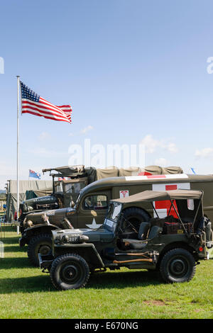 Kent, UK. 16e Août, 2014. Le 6e congrès annuel de l'Ops combiné Show à Headcorn aérodrome. Avec fly-overs, guerre de reconstitutions, fancy dress, réel et la réplique de souvenirs et de bien plus encore. Crédit : Tom Arne Hanslien/Alamy Live News Banque D'Images