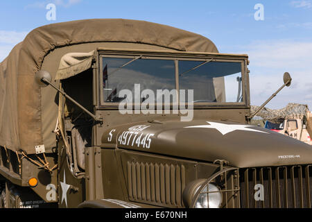 Kent, UK. 16e Août, 2014. Le 6e congrès annuel de l'Ops combiné Show à Headcorn aérodrome. Avec fly-overs, guerre de reconstitutions, fancy dress, réel et la réplique de souvenirs et de bien plus encore. Crédit : Tom Arne Hanslien/Alamy Live News Banque D'Images