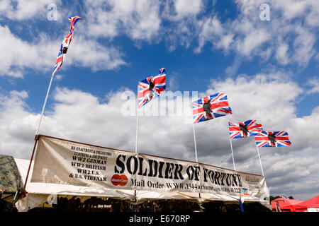 Kent, UK. 16e Août, 2014. Le 6e congrès annuel de l'Ops combiné Show à Headcorn aérodrome. Avec fly-overs, guerre de reconstitutions, fancy dress, réel et la réplique de souvenirs et de bien plus encore. Crédit : Tom Arne Hanslien/Alamy Live News Banque D'Images