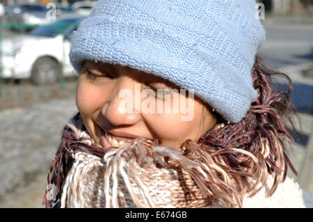 Femme Asiatique habillé pour l'hiver froid en Mongolie Banque D'Images