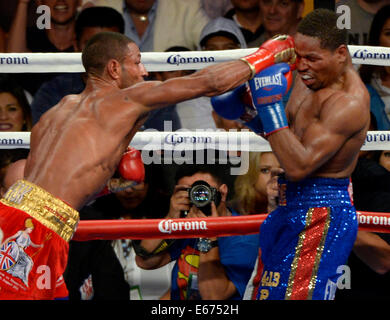 Kell Brook réagit a il prend la victoire sur Shawn Porter samedi soir. 16e Août, 2014. Kell Brook a gagné par décision majoritaire sur Shawn Porter pour le titre mondial IBF super-légers à l'Stub-Hub Centre. Photo par Gene Blevins/LA DAILYNEWS © Gene Blevins/ZUMA/Alamy Fil Live News Banque D'Images