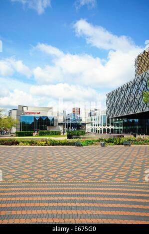 Vue sur Centenary Square dont la CPI, Symphony Hall, le théâtre de répertoire et la Bibliothèque, Birmingham. Banque D'Images