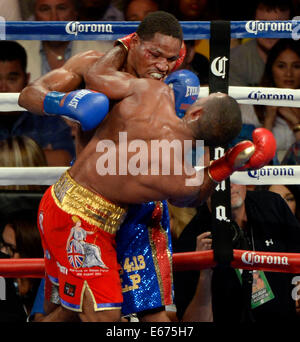 Kell Brook réagit a il prend la victoire sur Shawn Porter samedi soir. 16e Août, 2014. Kell Brook a gagné par décision majoritaire sur Shawn Porter pour le titre mondial IBF super-légers à l'Stub-Hub Centre. Photo par Gene Blevins/LA DAILYNEWS © Gene Blevins/ZUMA/Alamy Fil Live News Banque D'Images