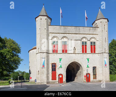 BRUGES, BELGIQUE - 12 juin 2014 : Le Cross Gate (porte Kruispoort) Banque D'Images