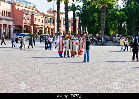 Place Jemaa el-Fna, l'eau,Bonjour,Dates, écrous,fraises,Paul Street,Voyages et photographe de paysage,Marrakech,Maroc Banque D'Images