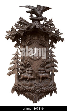 Une riche forêt noire traditionnel décoré dans horloge coucou blanc retour Banque D'Images