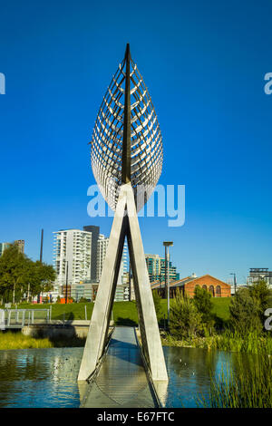 Navire Reed, 2004 Artiste Virginia King l'acier inoxydable et aluminium sculpture, contenant des poèmes d'Australie, Melbourne Docklands Banque D'Images