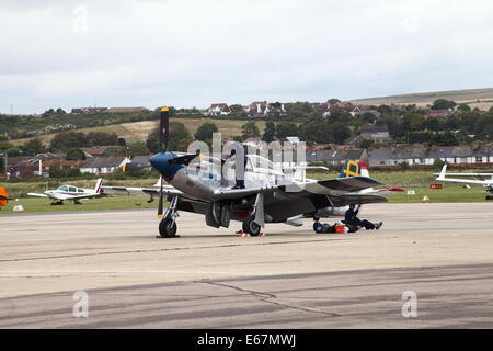 North American P-51 Mustang en préparation pour le vol Banque D'Images