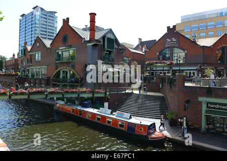 Birmingham Uk canaux à Brindley Place les bâtiments modernes de la ville de développement Banque D'Images