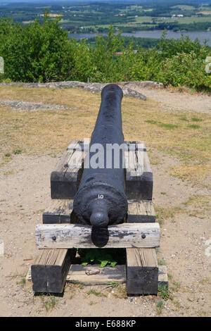 Cannon donnant sur le Fort Ticonderoga et du lac Champlain (vue de Fort Defiance) Banque D'Images