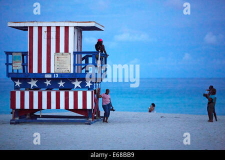 Attraction touristique beach hut on South Beach à Miami Banque D'Images