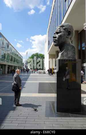 Statue de Nelson Mandela, South Bank, Londres, Angleterre, Royaume-Uni Banque D'Images