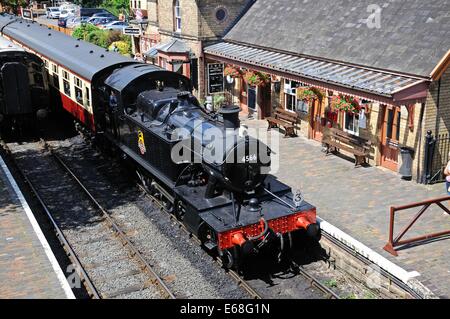 Petites Prairies Locomotive 4500 Class 2-6-2T le nombre 4566, Arley, Worcestershire, Angleterre, Royaume-Uni, Europe de l'Ouest. Banque D'Images