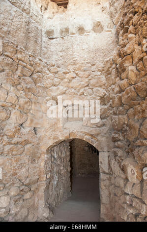 Vieux murs antiques et porte d'entrée dans la période ottomane fort à El Quseir Égypte Banque D'Images