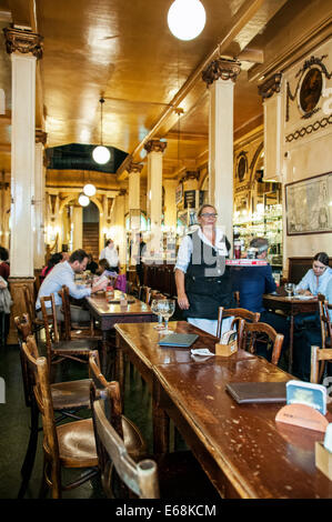 Pub bière belge traditionnelle 'A la morte subite', la mort subite à Bruxelles, Belgique. Banque D'Images