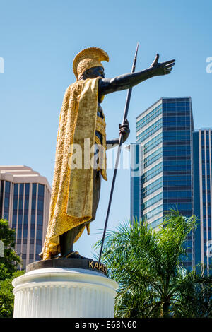 Honolulu Hawaii,Oahu,Hawaiian,King Kamehameha la Grande,statue,bâtiments de bureau modernes,horizon de la ville,USA,US,Etats-Unis,Polynésie américaine,HI140324038 Banque D'Images