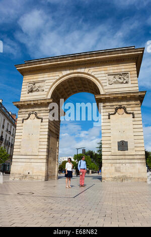 Porte Guillaume et Place Darcy, Dijon, Bourgogne, France Banque D'Images