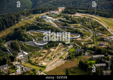 Photo aérienne, piste de bobsleigh de Winterberg, Winterberg, Rhénanie-Palatinat, Hesse, Allemagne Banque D'Images