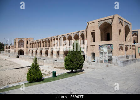 Si-O-se Pol, Siosepol Siose, pont ou pont de 33 arches aussi Allah-Verdi ou pont Khan, Ispahan, Ispahan, Iran Banque D'Images