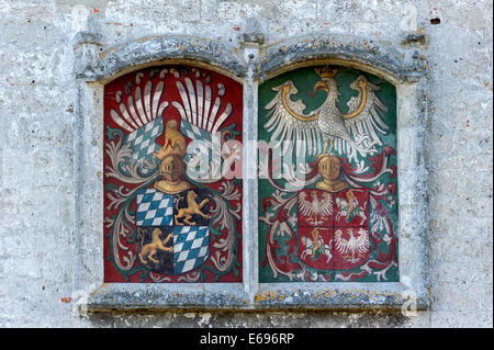 Bavarian-Polish Georgstor alliance crest sur la porte, 3ème cour du château, Château de Burghausen, Upper Bavaria, Bavaria, Germany Banque D'Images