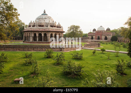 Tombe de Humayun, tombeau d'Isa Khan Niazi, arrière droit, la mosquée, Site du patrimoine culturel mondial de l'UNESCO, New Delhi, Delhi Banque D'Images