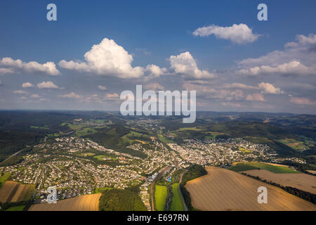 Vue aérienne, voir les champs de maïs mûr de l'occident, Sauerland, Meschede Nordrhein-westfalen, Allemagne Banque D'Images