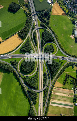 Vue aérienne, Mönchengladbach de l'autoroute, sortie de l'A61 et A52 autoroutes, en forme de trèfle, Mönchengladbach Banque D'Images