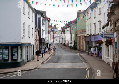 Boutiques dans l'East Street, Ashburton, Devon, Angleterre, Banque D'Images