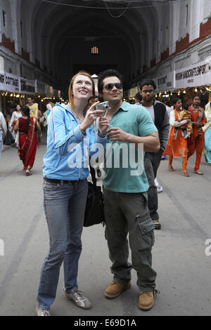 Marché en couple Banque D'Images