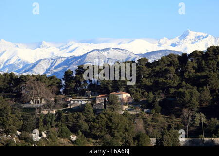 Le paysage pittoresque de la Côte d'Azur en hiver, à partir de la Grande Corniche Road. Banque D'Images