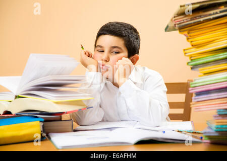 Les meilleurs prix pour votre apprentissage,doutes,enfants,ecole Banque D'Images