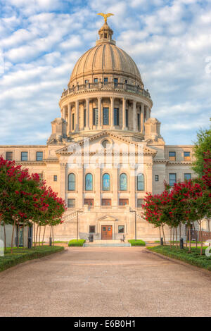 La Mississippi State Capitol et du domaine, comme vu de l'amérique du nord, sur un matin d'été à Jackson, Mississippi. Banque D'Images