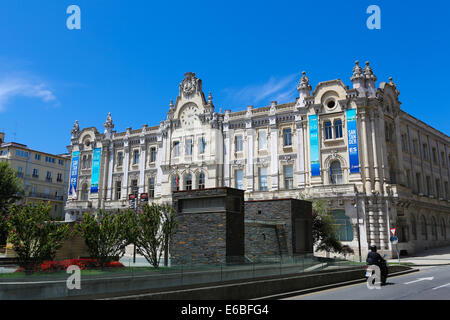 SANTANDER, ESPAGNE - 12 juillet 2014 : Casa Consistorial dans le centre de Santander, en Cantabrie, Espagne. Banque D'Images