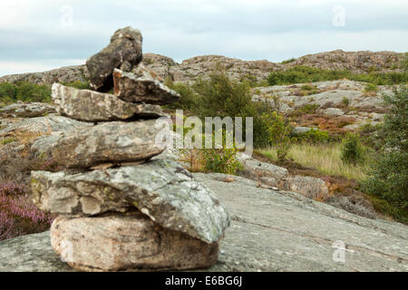 La côte rocheuse de l'archipel suédois à Skärhamn, Bohuslän, Västra Götaland Iän, Suède, Scandinavie. Banque D'Images