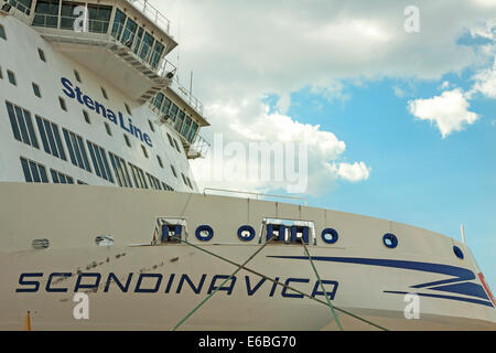 Vue détaillée de la maison pilote de Scandinavica, un ferry Stena Line, amarré dans le port de Göteborg, Suède. Banque D'Images