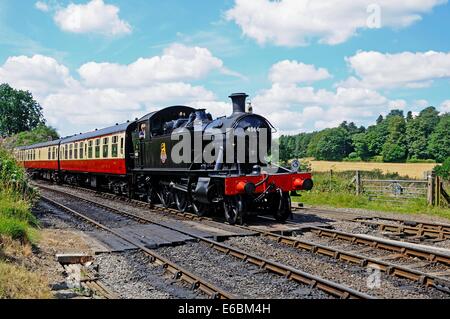 Petites Prairies Locomotive 4500 Class 2-6-2T le nombre 4566, Arley, Worcestershire, Angleterre, Royaume-Uni, Europe de l'Ouest. Banque D'Images