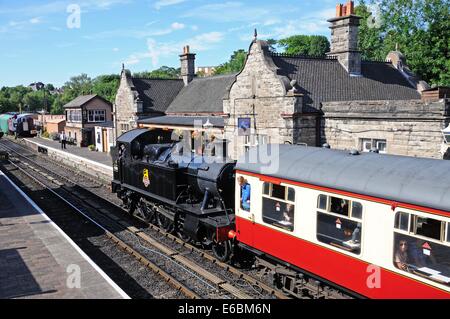 Petites Prairies Locomotive 4500 Class 2-6-2T le nombre 4566, Bridgnorth, Shropshire, Angleterre, Royaume-Uni, Europe de l'Ouest. Banque D'Images