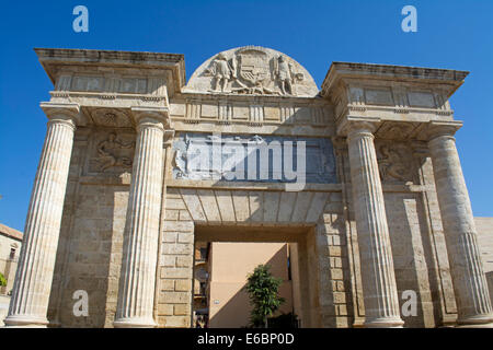 La Puerta del Puente de la passerelle du pont romain sur le Guadalquivir, Cordoue, Andalousie, Espagne Banque D'Images