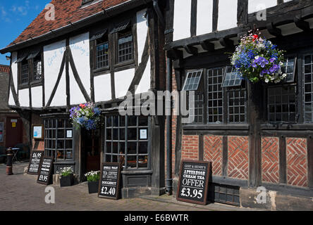 Extérieur du restaurant-café Gert & Henry's en été York North Yorkshire Angleterre Royaume-Uni Grande-Bretagne Banque D'Images