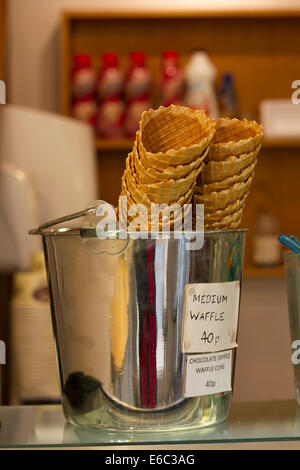 À CÔNES Ice cream Parlour Banque D'Images