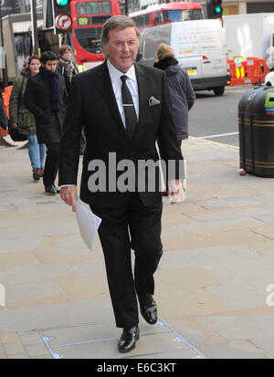 L'ancien de l'année Awards - Arrivals comprend : Terry Wogan Où : London, Royaume-Uni Quand : 04 Mars 2014 Banque D'Images