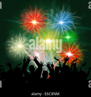 L'auditoire d'artifice indiquant un groupe de personnes et de ciel nocturne Banque D'Images