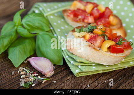 Des antipasti Bruschetta italienne croustillant Banque D'Images