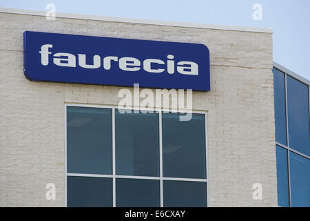 Un établissement occupé par fabricant de pièces d'automobile Faurecia à Auburn Hills, Michigan. Banque D'Images