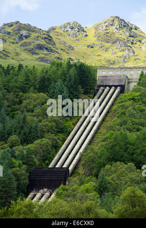 À 152 Mw le tic 2 Hydrop power station est la plus grande centrale hydroélectrique au Royaume-Uni, le Loch Lomond, Ecosse, Royaume-Uni. Banque D'Images